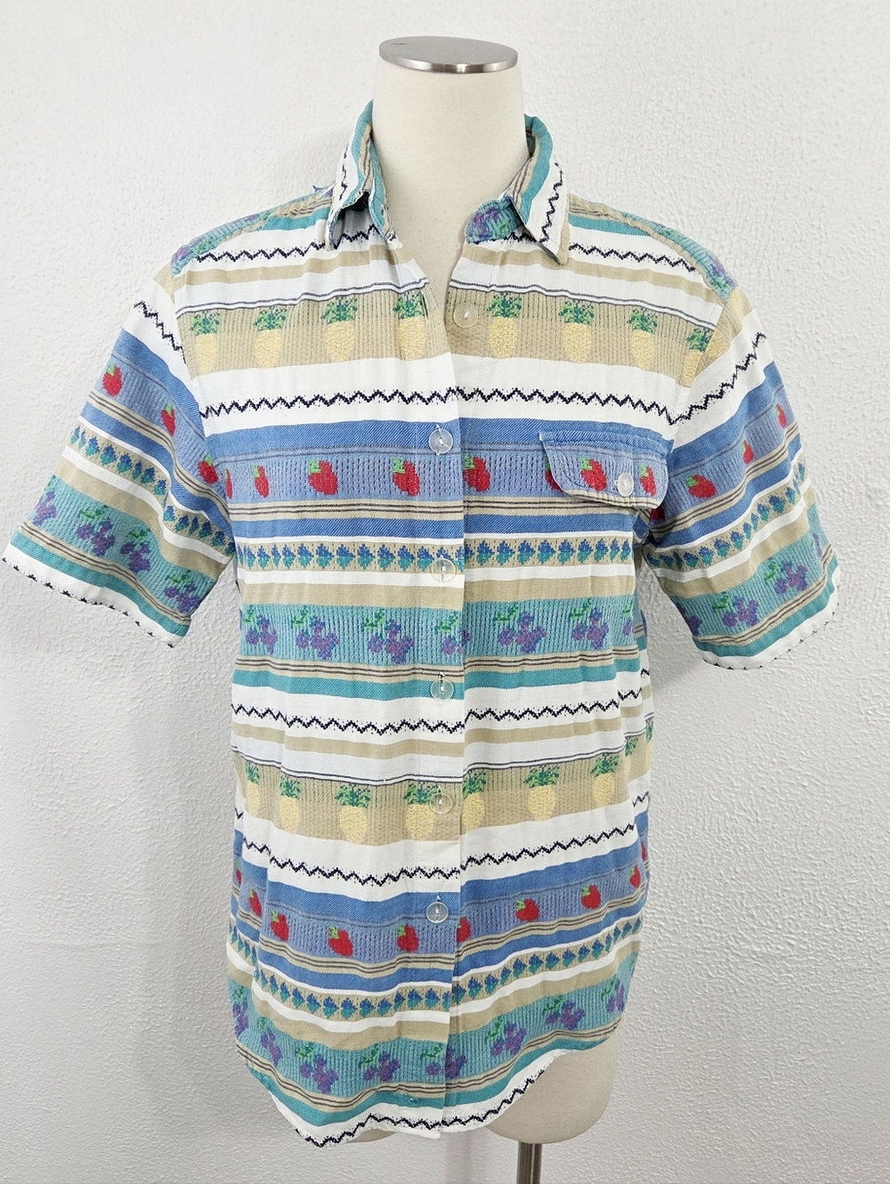 Vintage fruity Hawaiian style shirt short sleeve pineapple stripes womens medium